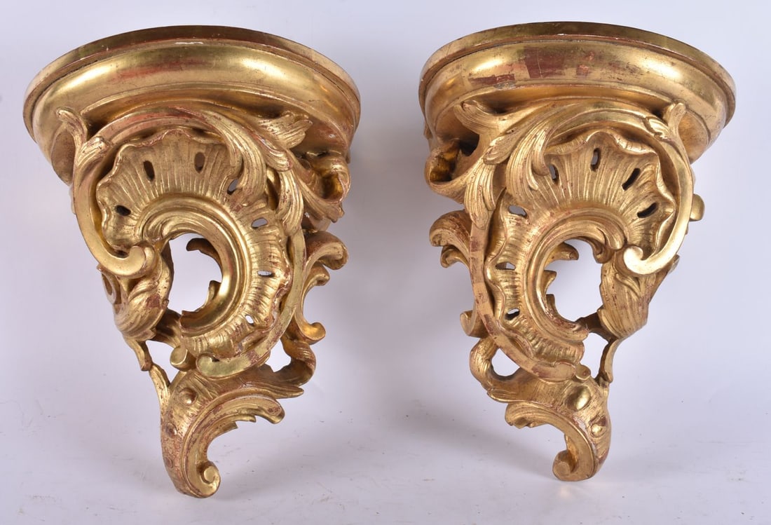 A PAIR OF CONTINENTAL GILTWOOD PAINTED COUNTRY HOUSE DISPLAY SHELVES. 26 cm x 17 cm. (1 of 3)