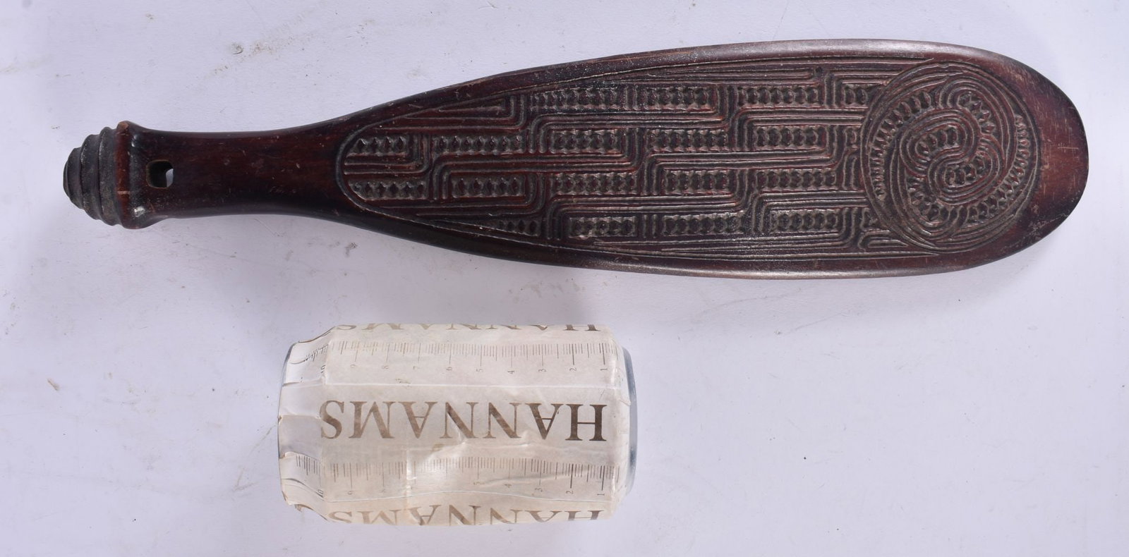 A MAORI TRIBAL CARVED WOOD PATU CLUB. 38 cm long. (1 of 7)