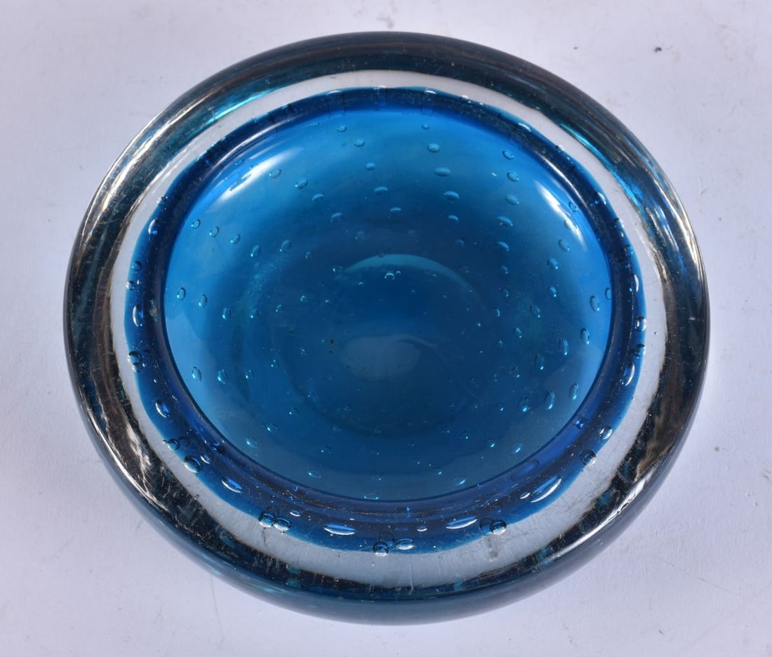 A WHITEFRIARS BUBBLE GLASS DISH. 15 cm wide. (1 of 3)