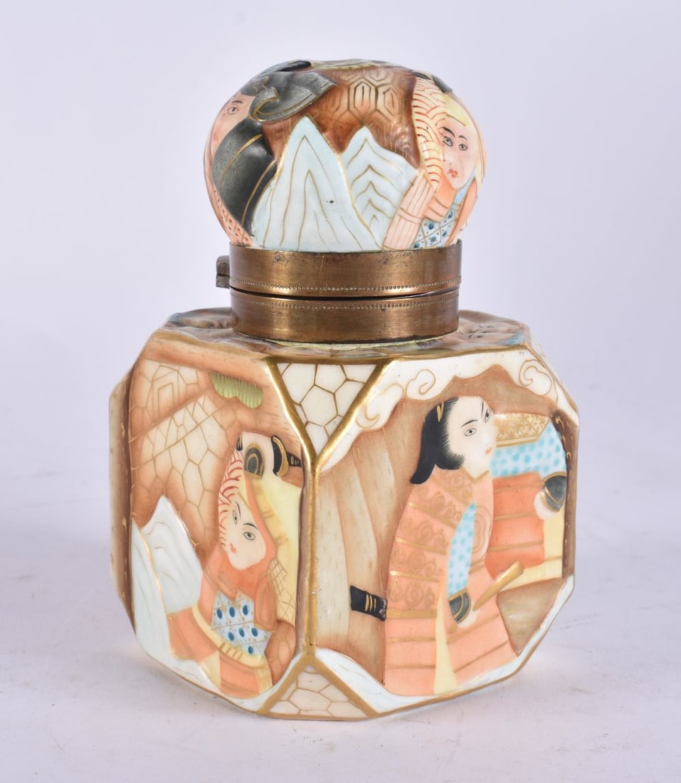 A LATE 19TH CENTURY FRENCH PORCELAIN SCENT BOTTLE decorated with Japanese figures. 13 cm high. (1 of 4)