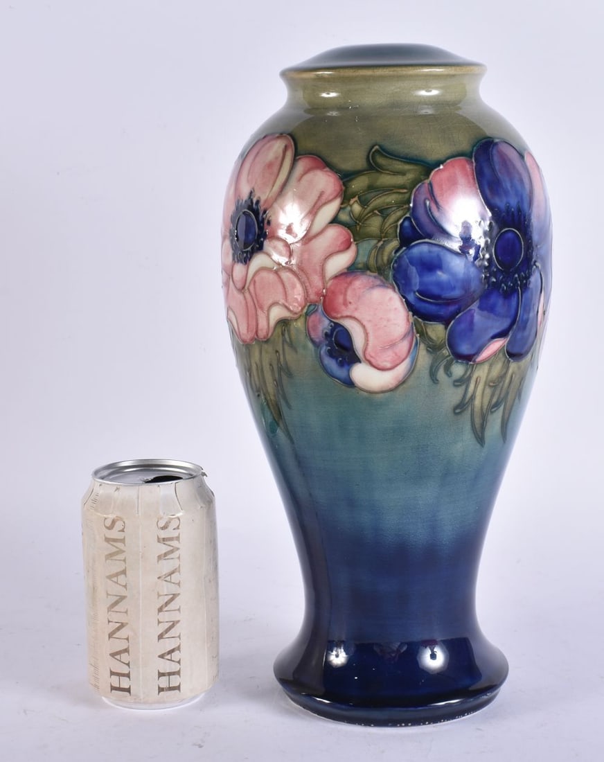 A MOORCROFT POTTERY LAMP. 32 cm high. (1 of 5)