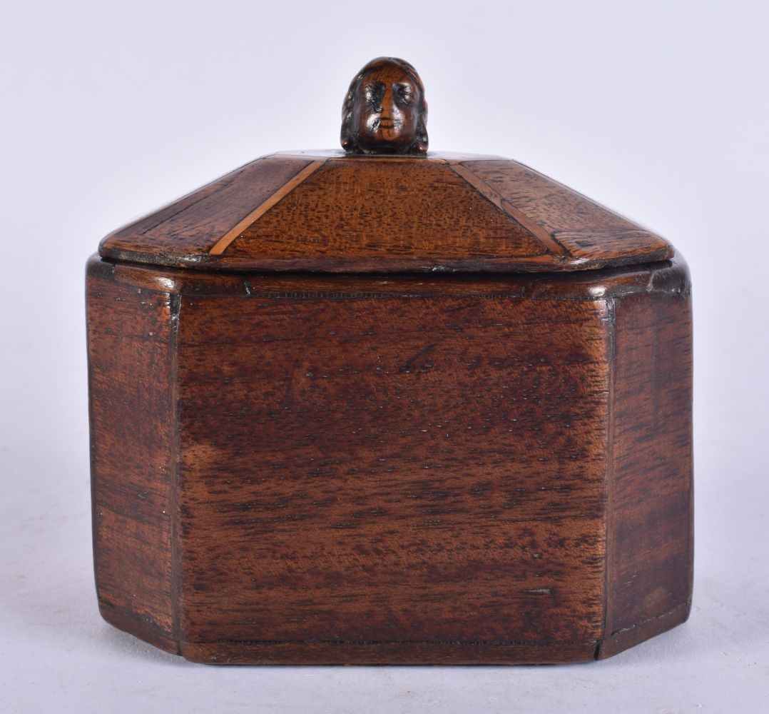 AN UNUSUAL GEORGE III TREEN CARVED WOOD TOBACCO BOX AND COVER. 11 cm x 11 cm. (1 of 5)