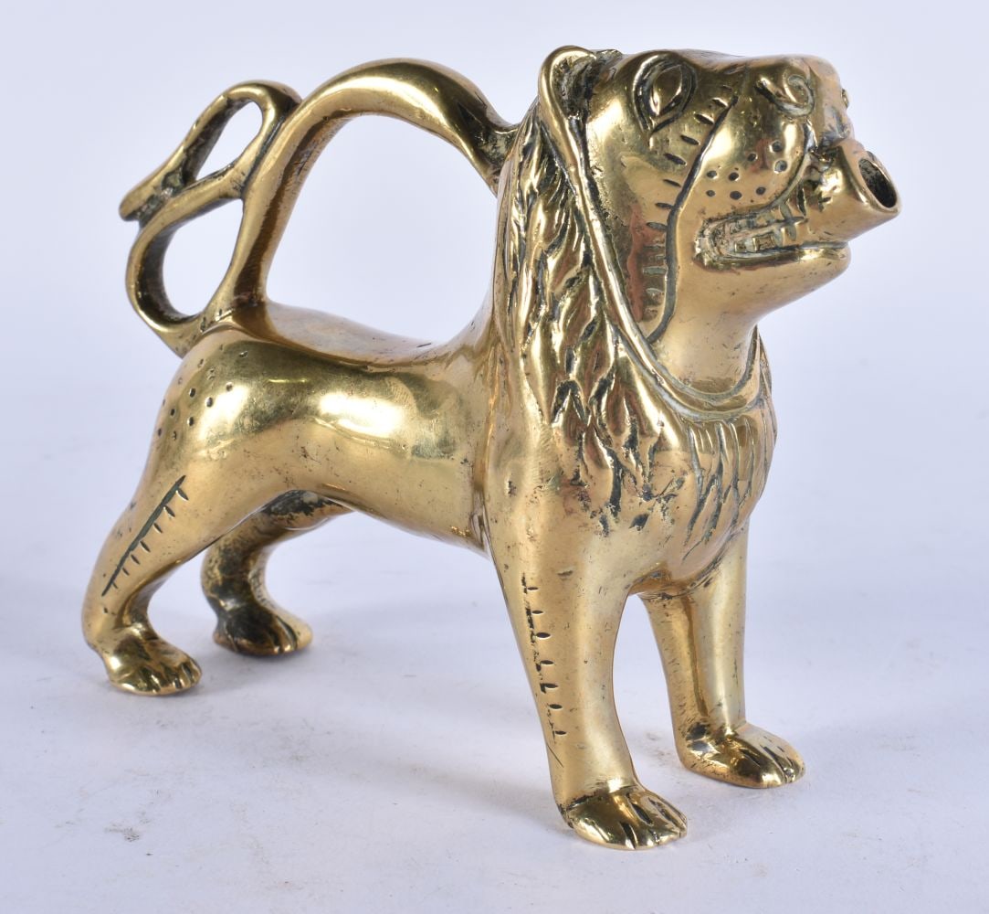 A 17TH/18TH CENTURY BRONZE AQUAMANILE LION. 14 cm x 11 cm. (1 of 6)