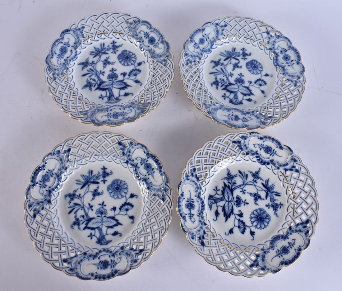 A SET OF FOUR MEISSEN BLUE AND WHITE PORCELAIN RETICULATED PLATES. 21 cm wide. (4) (1 of 7)