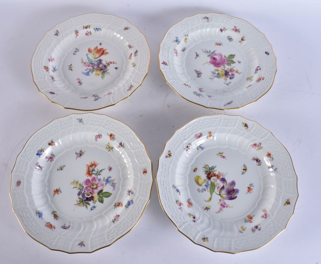 A SET OF FOUR 19TH CENTURY MEISSEN PORCELAIN PLATES painted with insects and flowers. 25 cm wide. (4 (1 of 7)