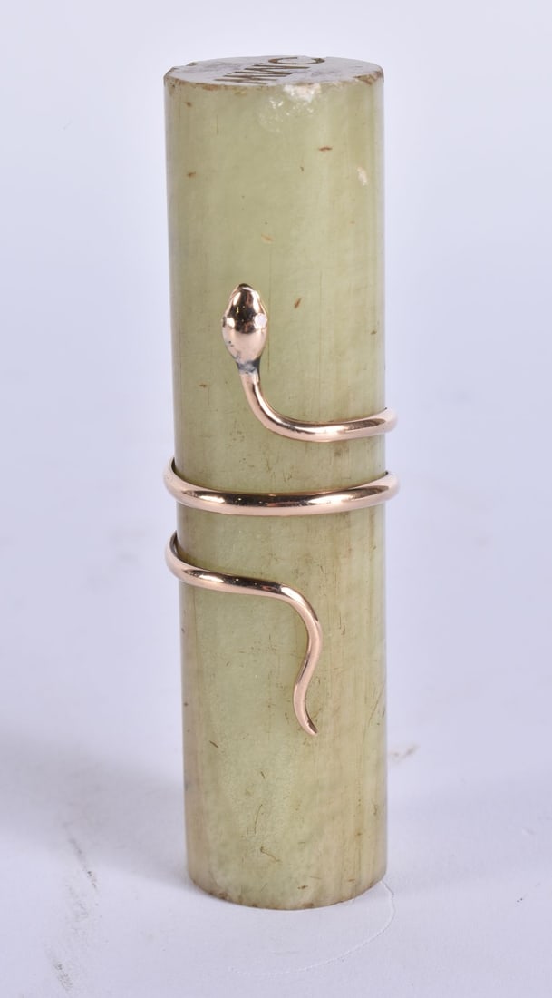 A 19TH CENTURY ENGLISH ARMORIAL 9CT GOLD MOUNTED SERPENT SEAL bearing Hutcheson Family arms. Gold 5. (1 of 4)