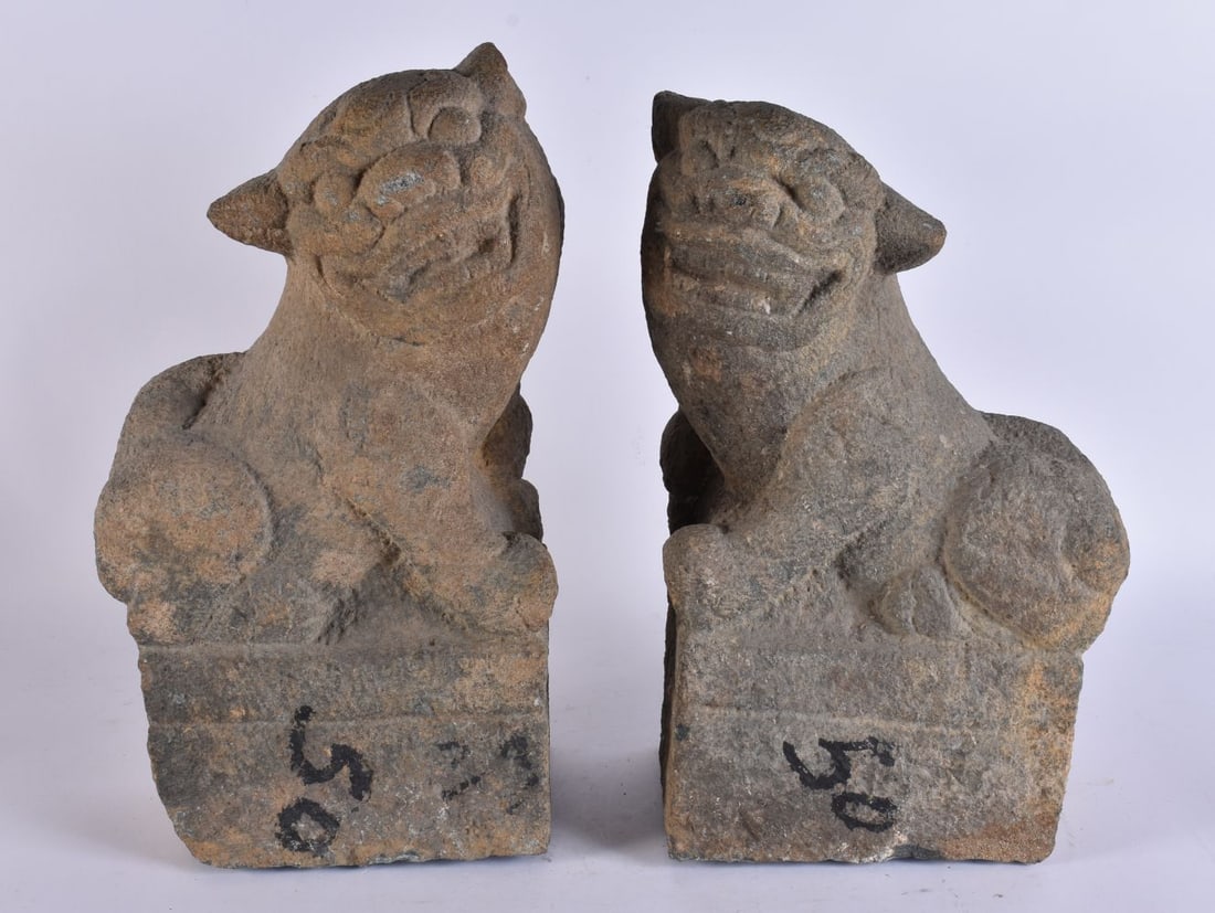 A PAIR OF ANTIQUE SOUTH EAST ASIAN STONE TEMPLE GUARDIAN DOGS OF FOE. 39 cm x 20 cm. (1 of 6)