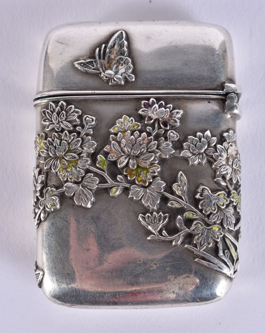 A SMALL 19TH CENTURY JAPANESE MEIJI PERIOD SILVER VESTA CASE. 30 grams. 5.5 cm x 4 cm. (1 of 4)