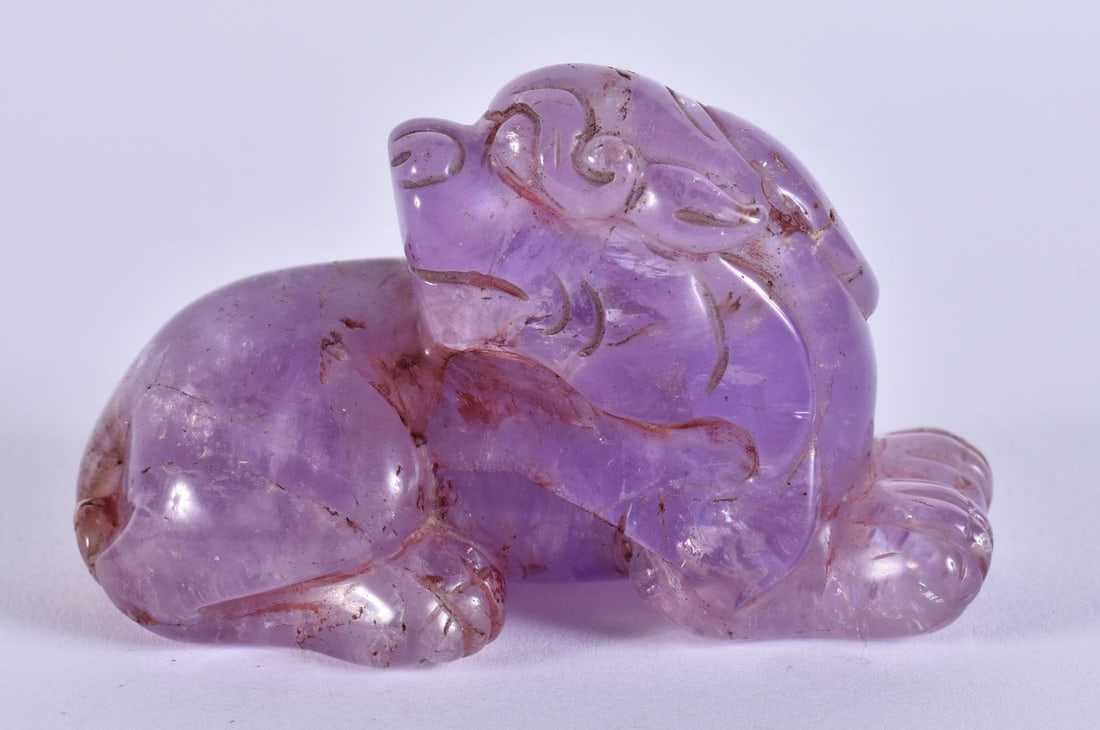 A CHINESE QING DYNASTY CARVED AMETHYST BEAST. 7 cm x 4 cm. (1 of 4)