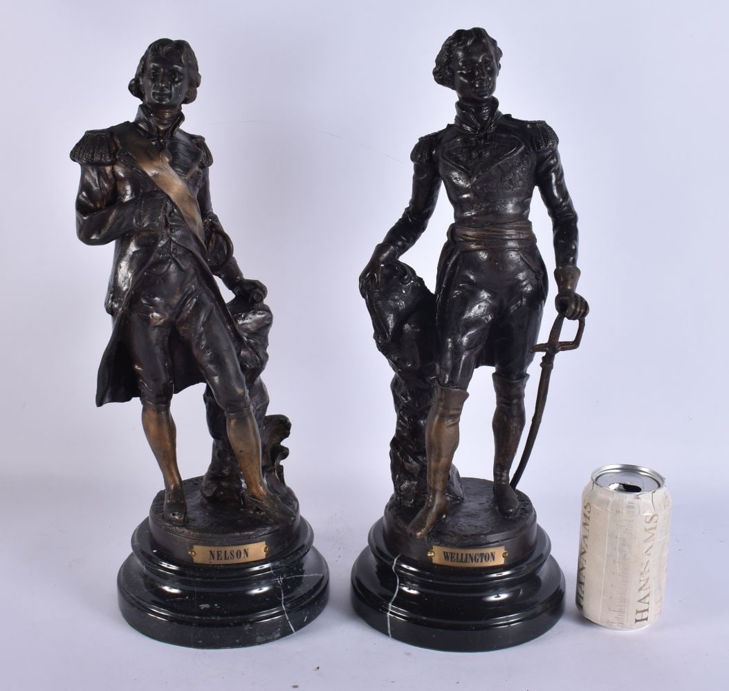 A PAIR OF FRENCH BRONZE MILITARY FIGURES Nelson & Wellington. 43 cm high. (1 of 9)