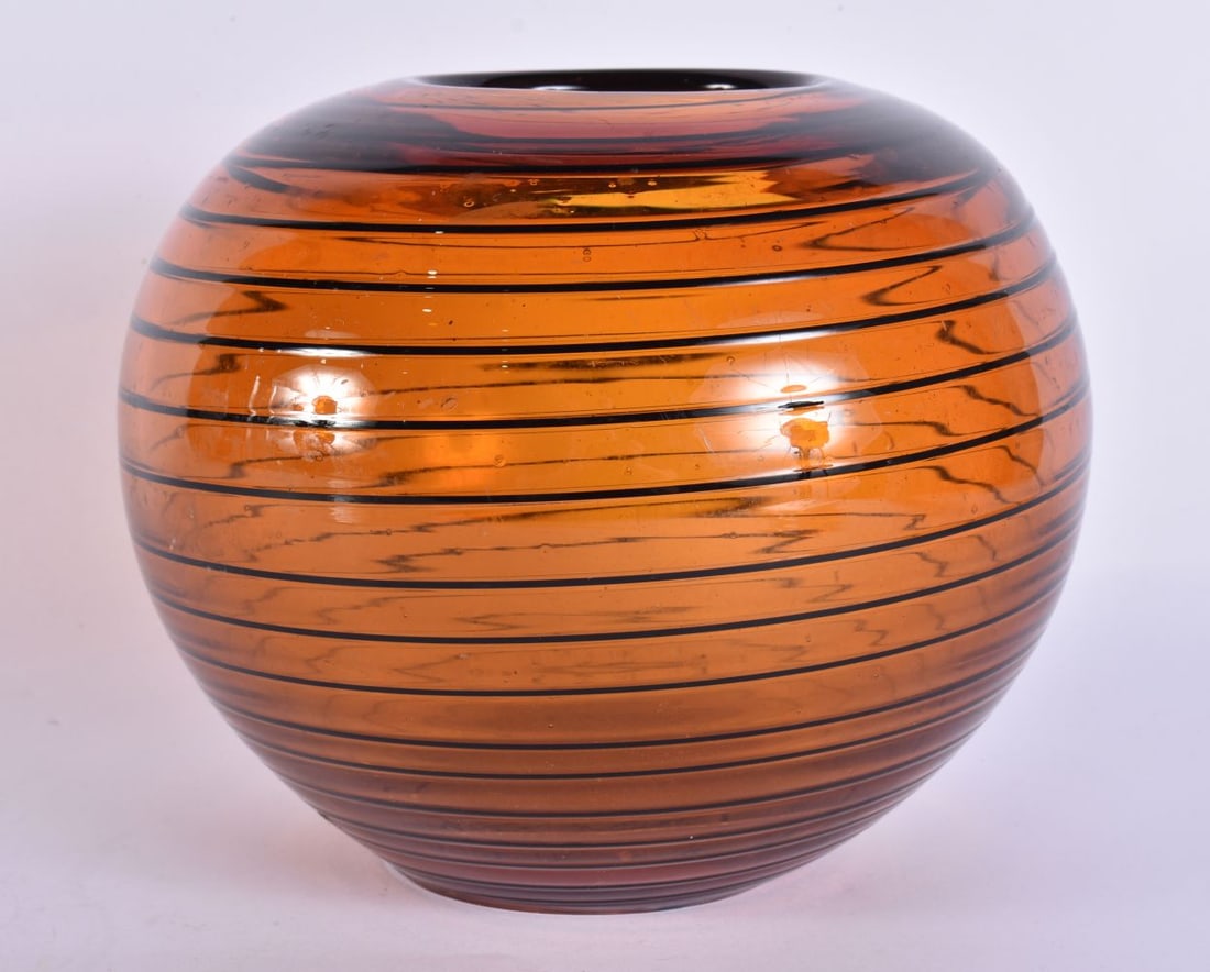 A VINTAGE ART GLASS VASE. 19 cm x 18 cm. (1 of 4)