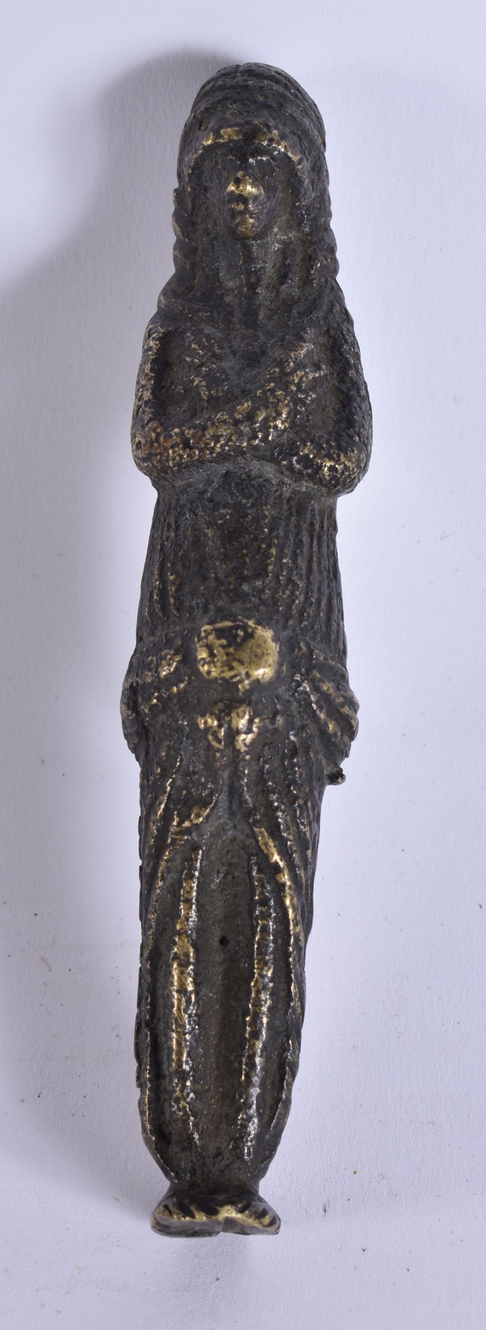 AN 18TH/19TH CENTURY EUROPEAN BRONZE FIGURE OF A FEMALE modelled clutching her chest. 13.5 cm high. (1 of 5)