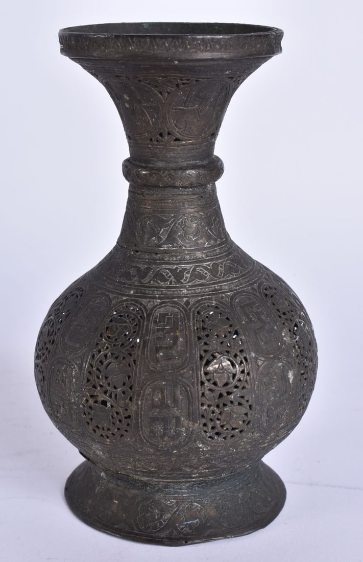A 16TH/17TH CENTURY ISLAMIC KHORASAN BRONZE ALLOY RETICULATED VASE. 16 cm high. (1 of 6)
