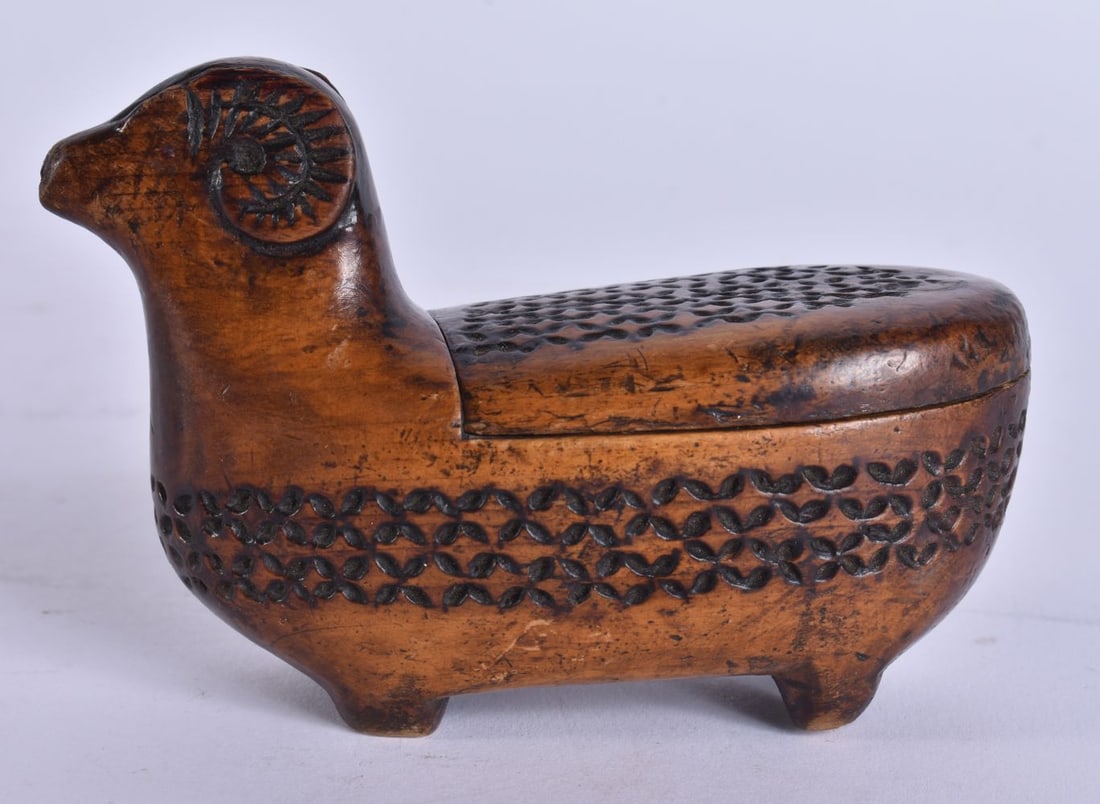 AN ANTIQUE TREEN RAM FORM SNUFF BOX INKWELL. 10.5 cm wide. (1 of 4)