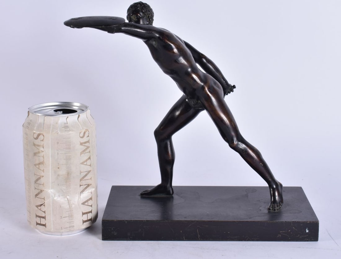 A 19TH CENTURY EUROPEAN GRAND TOUR BRONZE FIGURE OF THE BORGHESE WARRIOR. 23 cm x 19 cm. (1 of 6)