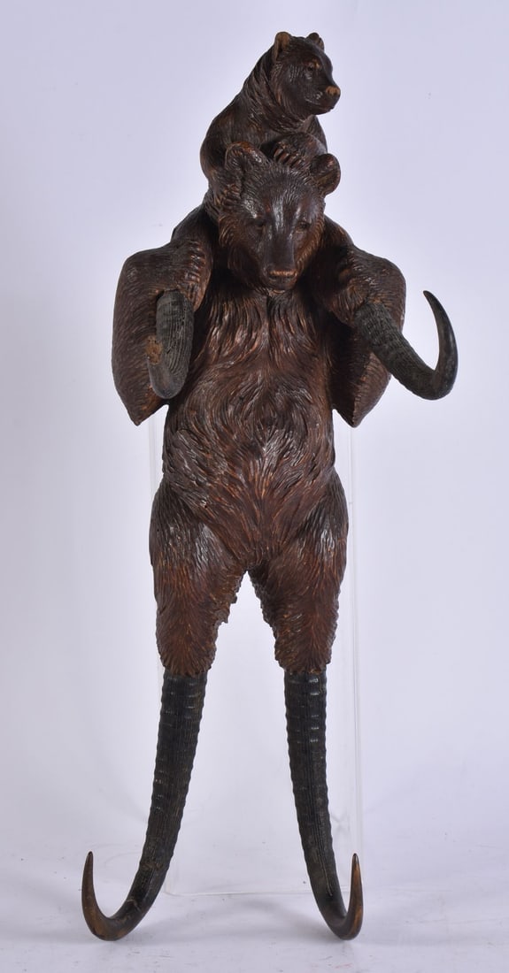 A VERY RARE 19TH CENTURY BAVARIAN BLACK FOREST BEAR SKIER HANGING HOOK. 42 cm high. (1 of 4)