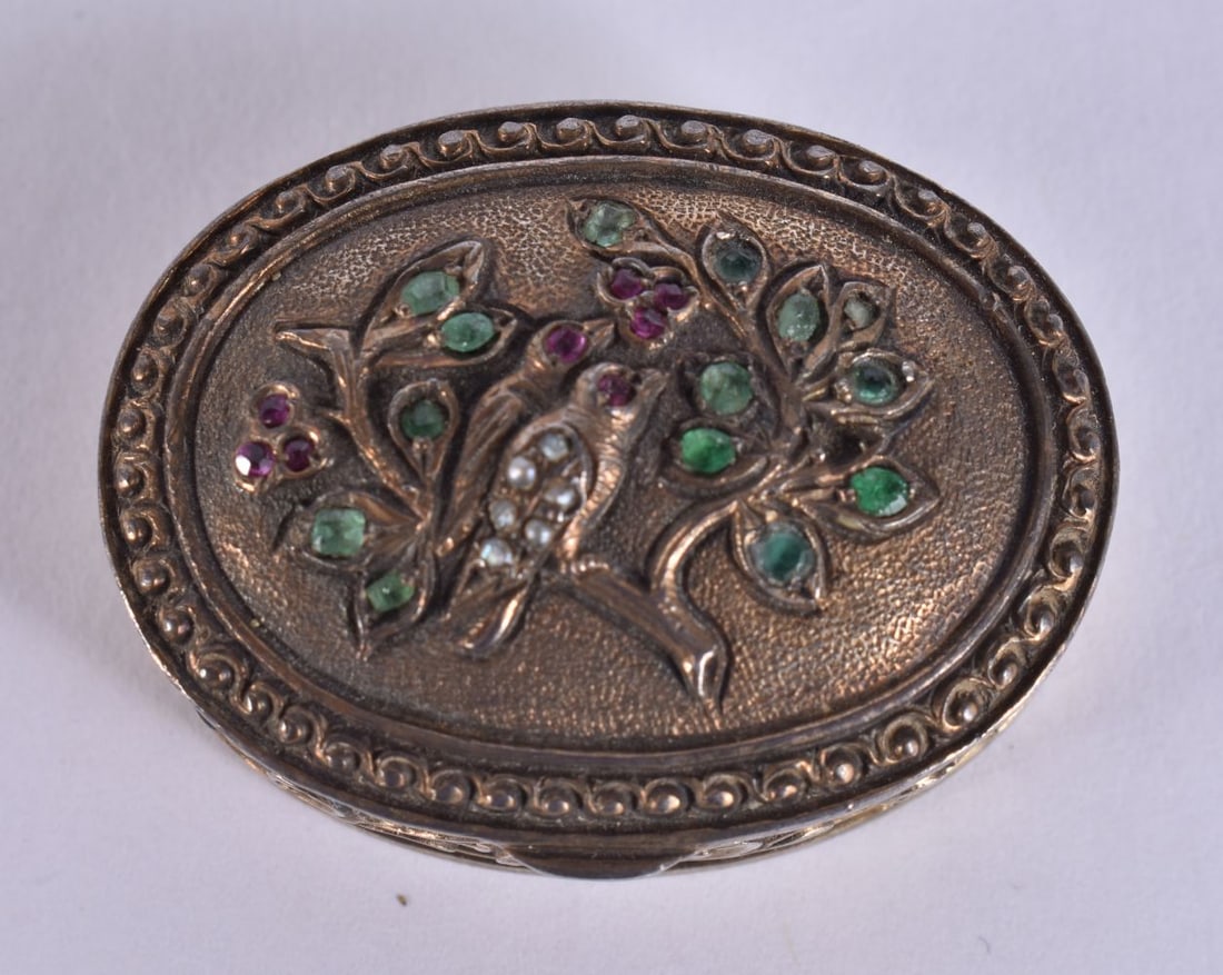 AN 18TH CENTURY INDIAN MUGHAL GEM SET SILVER BIRD BOX. 22.74 grams. 4 cm x 3 cm. (1 of 6)