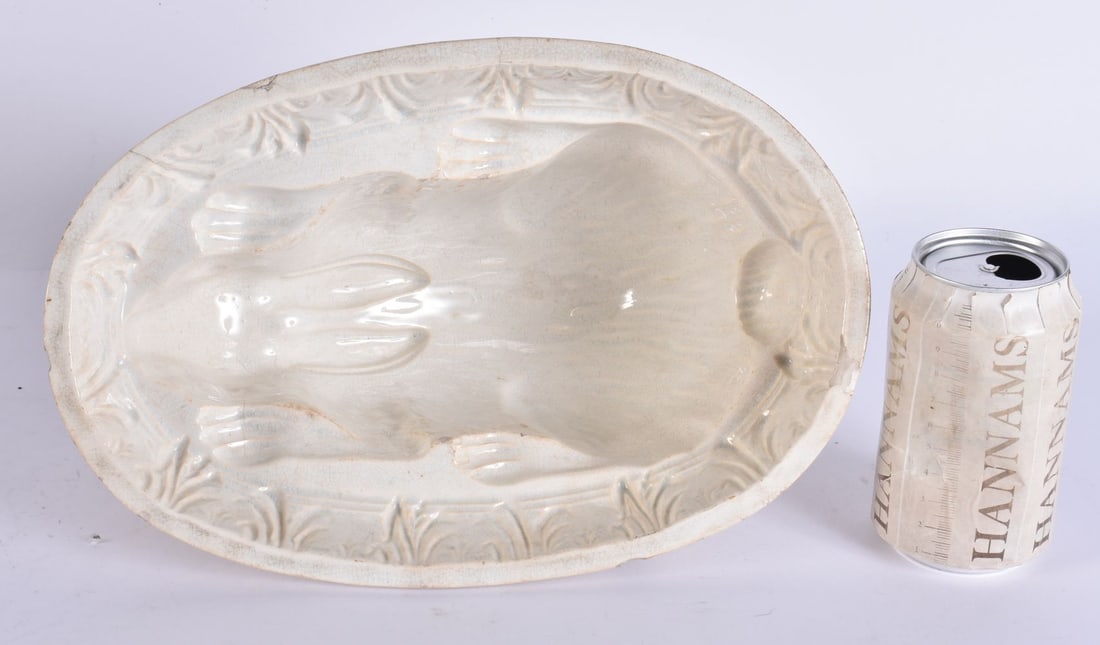 AN UNUSUALLY LARGE EARLY 19TH CENTURY POTTERY 'RABBIT' JELLY MOULD. 29 cm x 17 cm. (1 of 4)