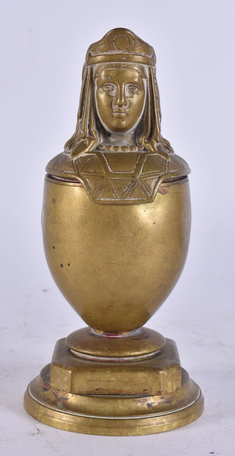 AN ANTIQUE EGYPTIAN REVIVAL BRONZE INKWELL. 15 cm high. (1 of 4)