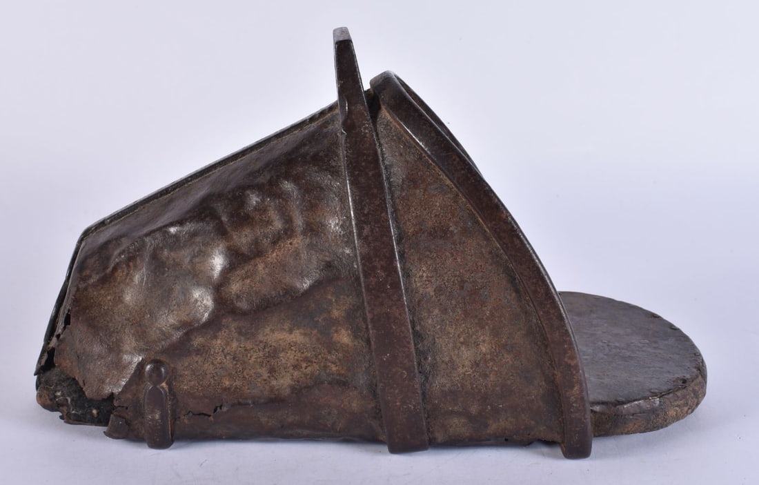 A GEORGE III PIT PONY MUZZLE. 28 cm x 14 cm.: A GEORGE III PIT PONY MUZZLE. 28 cm x 14 cm.