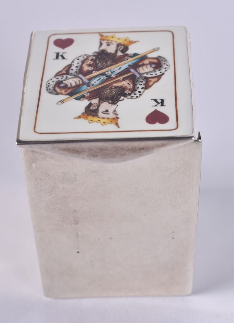 AN EDWARDIAN SILVER AND ENAMEL CARD BOX. Birmingham 1904. 39 grams. 5.5 cm x 3.75 cm. (1 of 6)