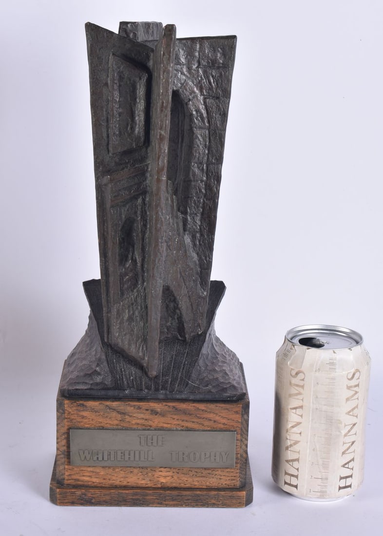 A STYLISH CARVED WOOD WHITEHILL TROPHY. 33 cm high. (1 of 5)