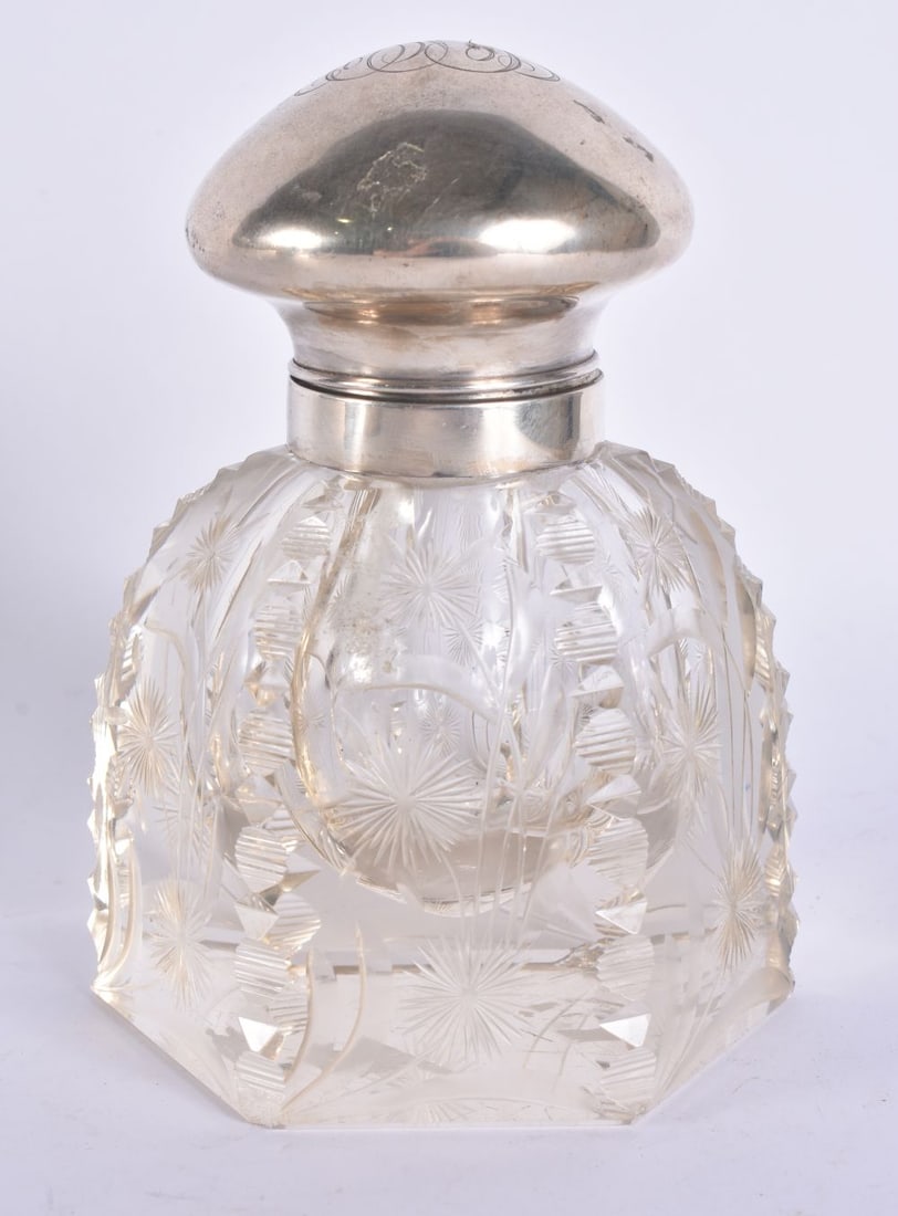 AN ANTIQUE SILVER TOPPED GLASS INKWELL. 15 cm high. (1 of 5)