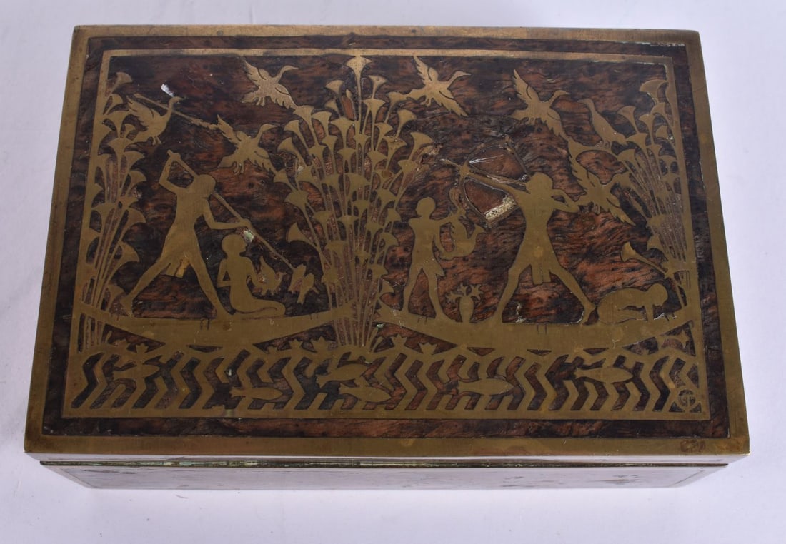 A LOVELY ERHARD & SONS BRASS INLAID MAPLE WOOD SECESSIONIST BOX. 15.5 cm x 11 cm. (1 of 7)
