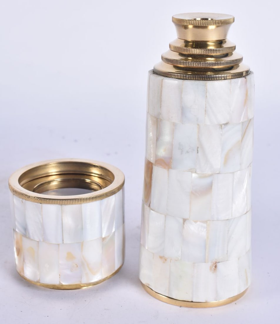 A MOTHER OF PEARL TELESCOPE. 44 cm long extended. (1 of 2)
