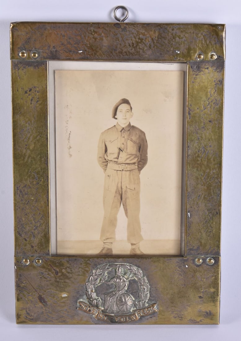 AN EARLY 20TH CENTURY MILITARY INTEREST NORFOLK REGIMENT PHOTOGRAPH FRAME. 21.5 cm x 14.5 cm. (1 of 3)