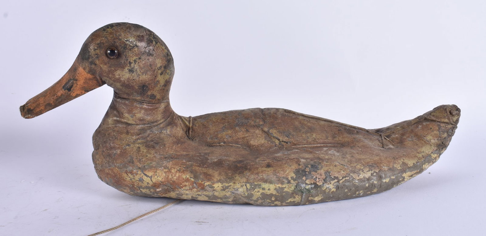 AN UNUSUAL EARLY FOLK ART LEATHER GLASS EYED DECOY DUCK. 32 cm wide. (1 of 5)