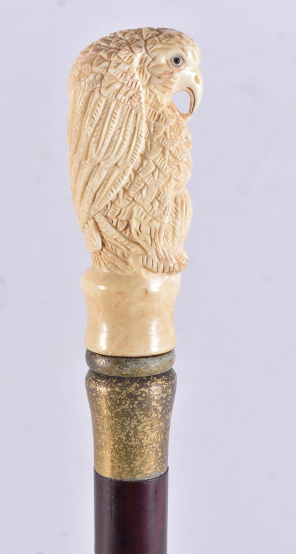 A CONTINENTAL CARVED BONE WALKING CANE. 90 cm long. (1 of 5)
