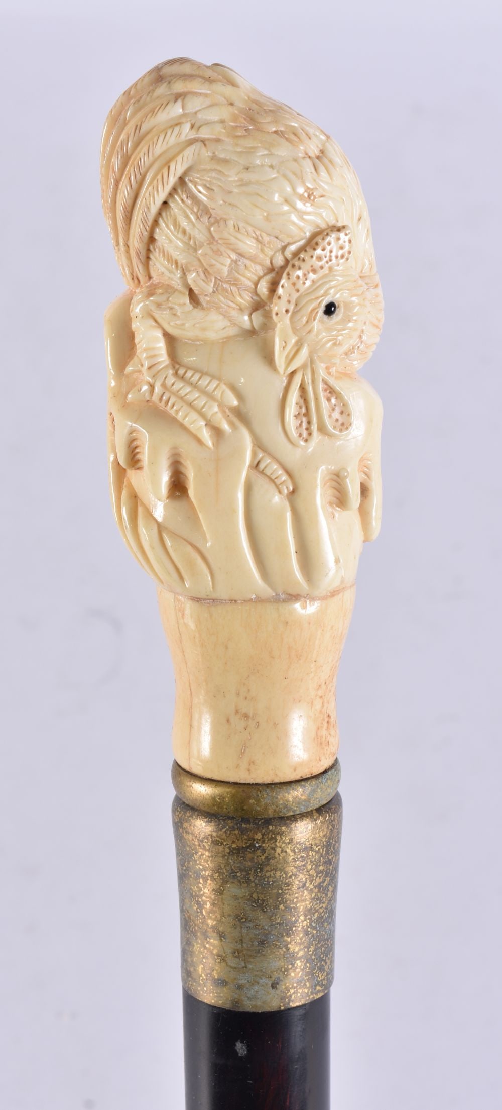 A CONTINENTAL CARVED BONE WALKING CANE. 90 cm long. (1 of 5)