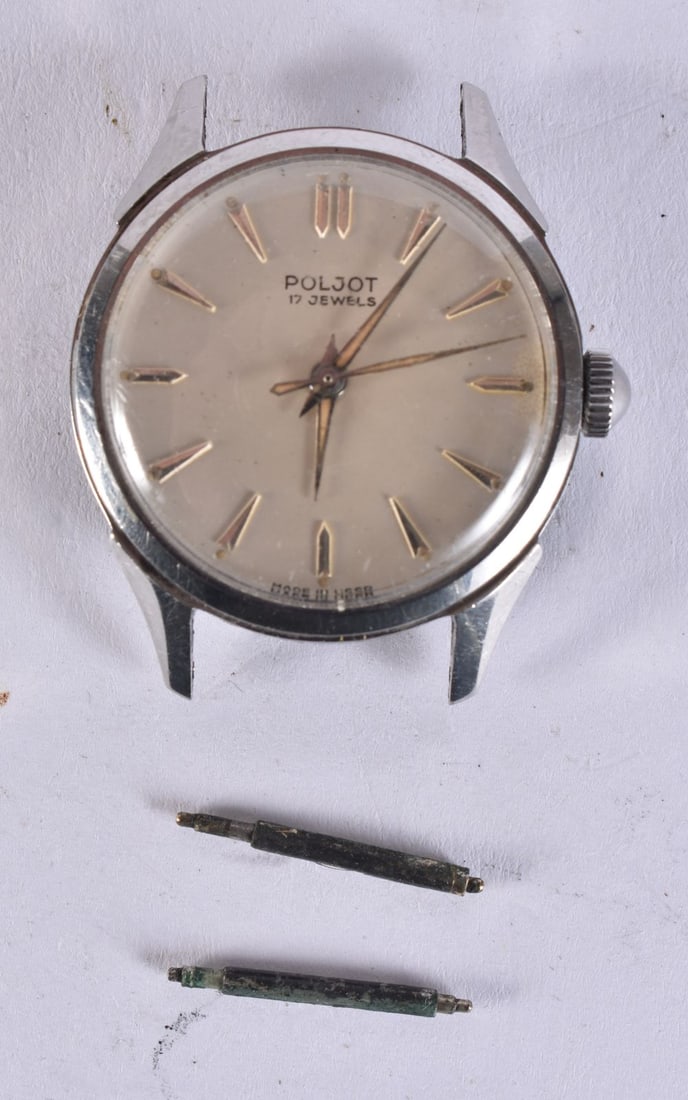 A VINTAGE POLJOT WATCH. Working. 3.5 cm wide. (1 of 4)