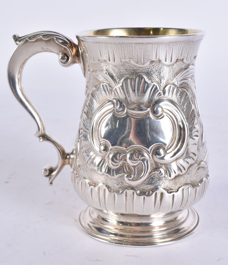 A GEORGE III SILVER CHRISTENING MUG. 198 grams. 10 cm high. (1 of 6)