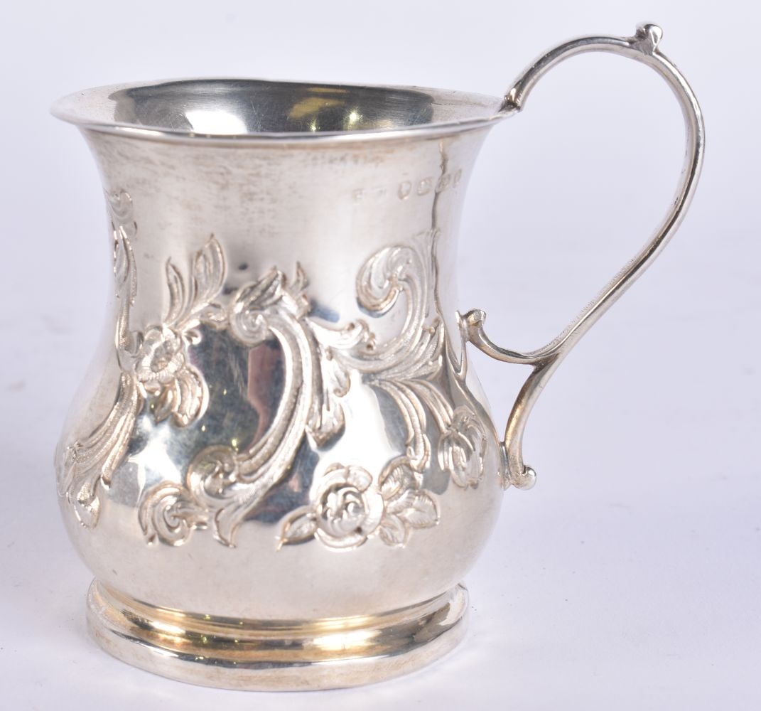 A VICTORIAN SILVER CHRISTENING MUG. 59 grams. 8.25 cm high. (1 of 7)