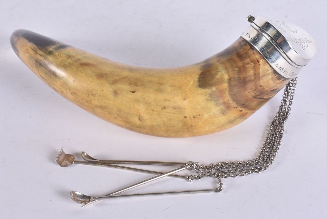 A GEORGE III WHITE METAL MOUNTED HORN SNUFF MULL. 27 cm wide. (1 of 5)