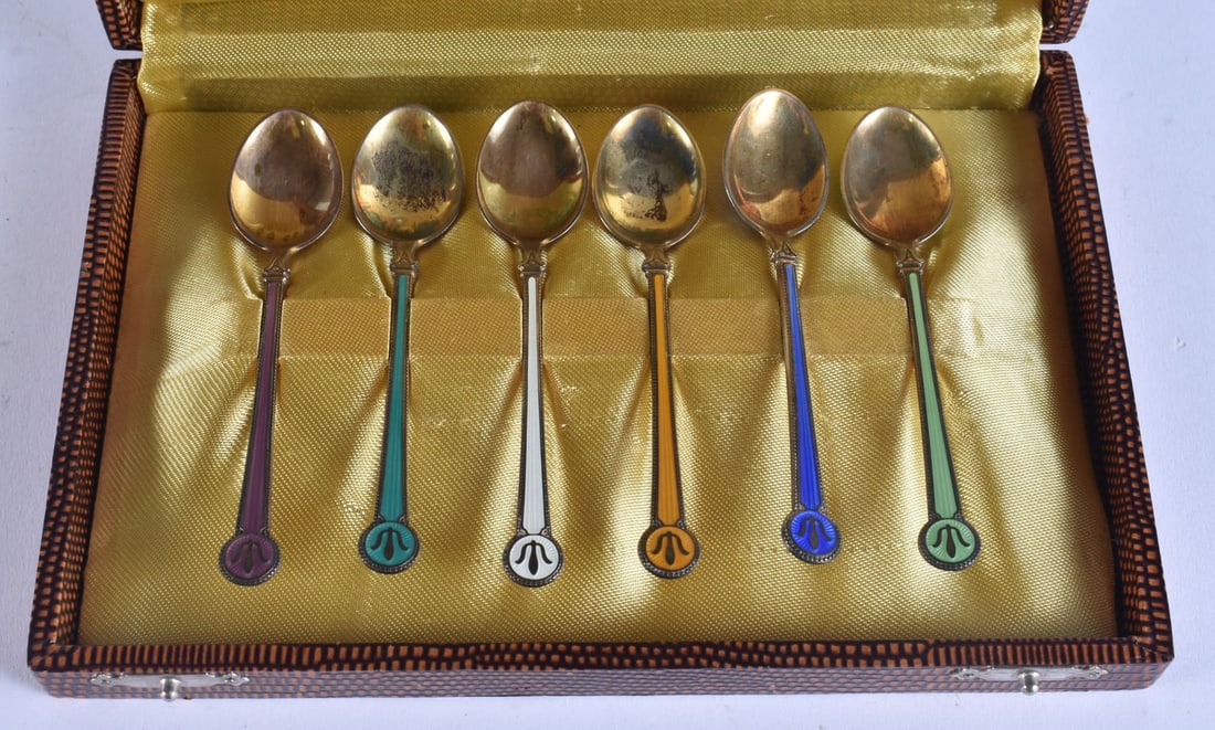 A SET OF SIX SILVER AND ENAMEL SPOONS. 60 grams. 9 cm long. (6) (1 of 4)