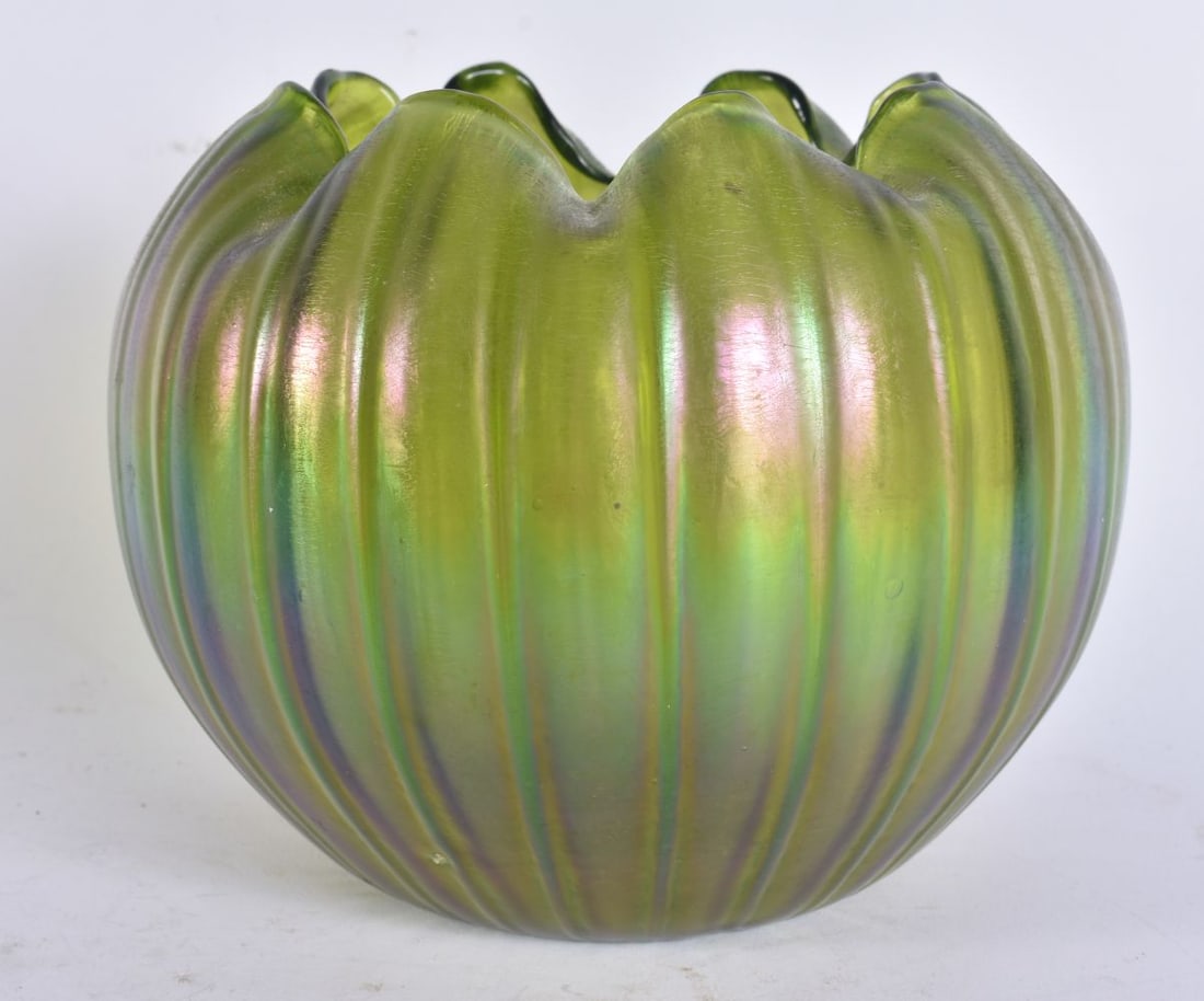 A LOETZ STYLE GLASS VASE. 15 cm x 15 cm. (1 of 4)