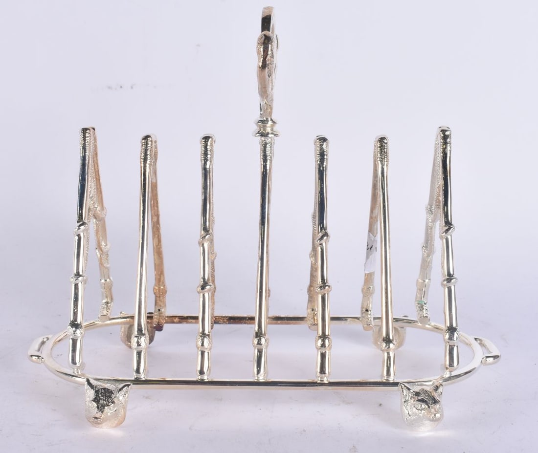 A SILVER PLATED HUNTING TOAST RACK. 18 cm x 16 cm. (1 of 4)