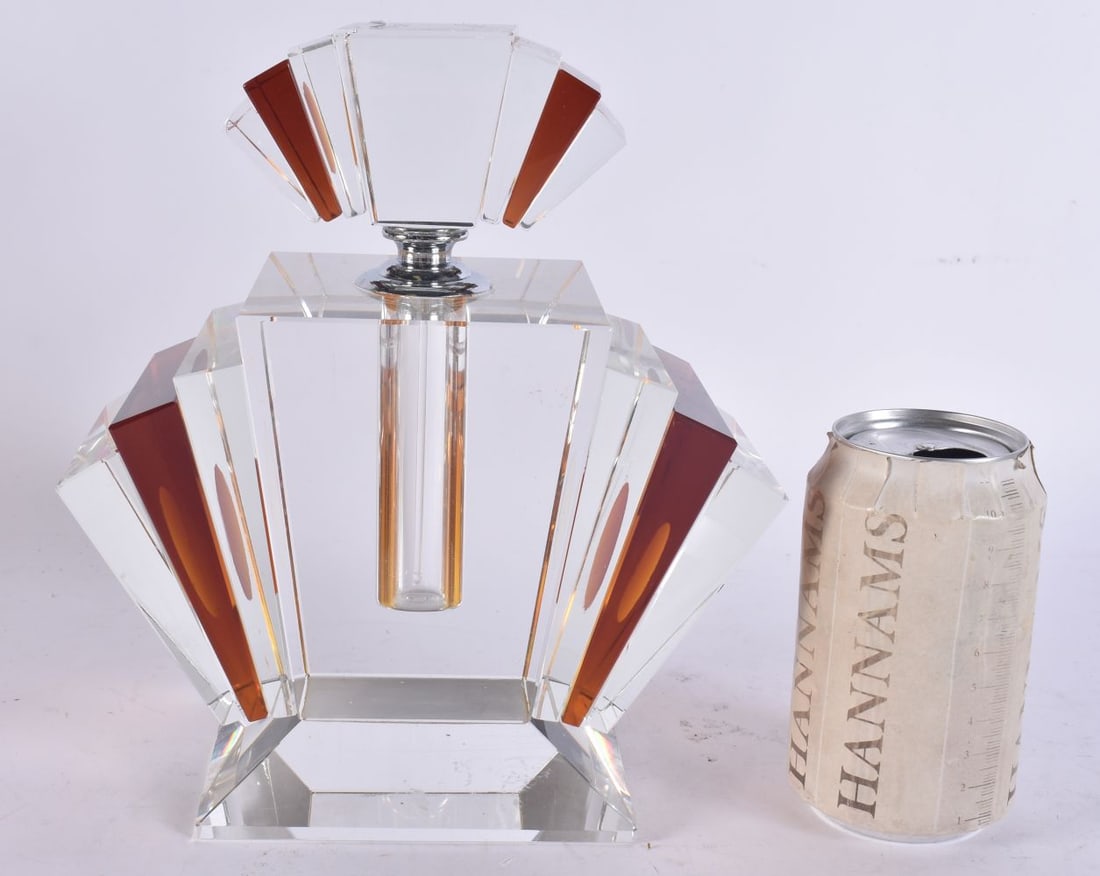 AN ART DECO STYLE GLASS SCENT BOTTLE. 24 cm x 18 cm. (1 of 5)