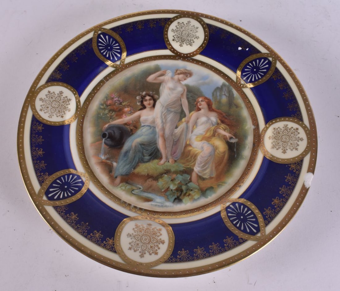 A CZECH PORCELAIN PLATE. 27 cm wide.: A CZECH PORCELAIN PLATE. 27 cm wide.