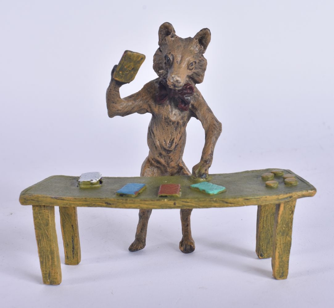 A COLD PAINTED BRONZE FOX CARD PLAYER. 11 cm x 9 cm. (1 of 4)