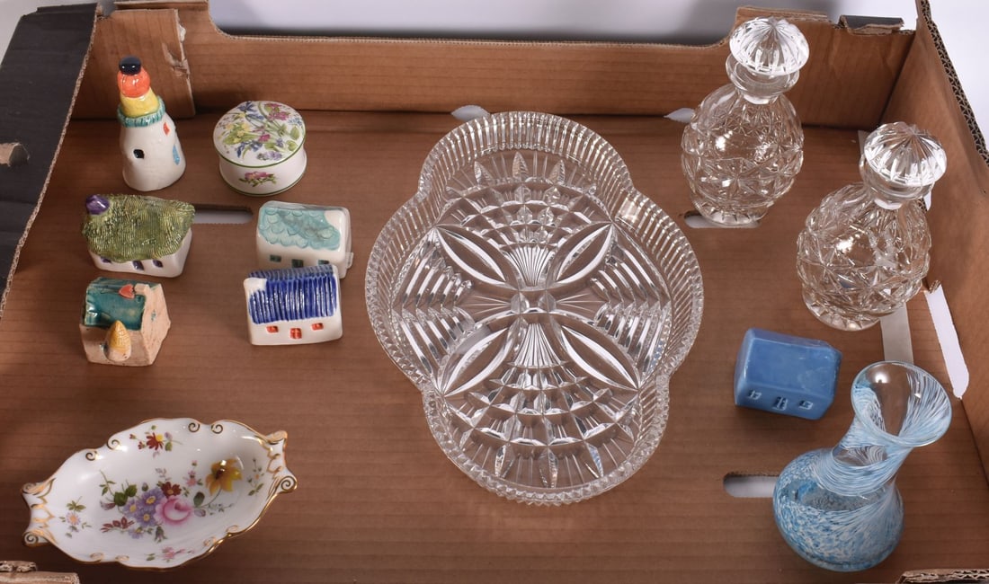 ASSORTED COLLECTABLES. (qty) (1 of 7)