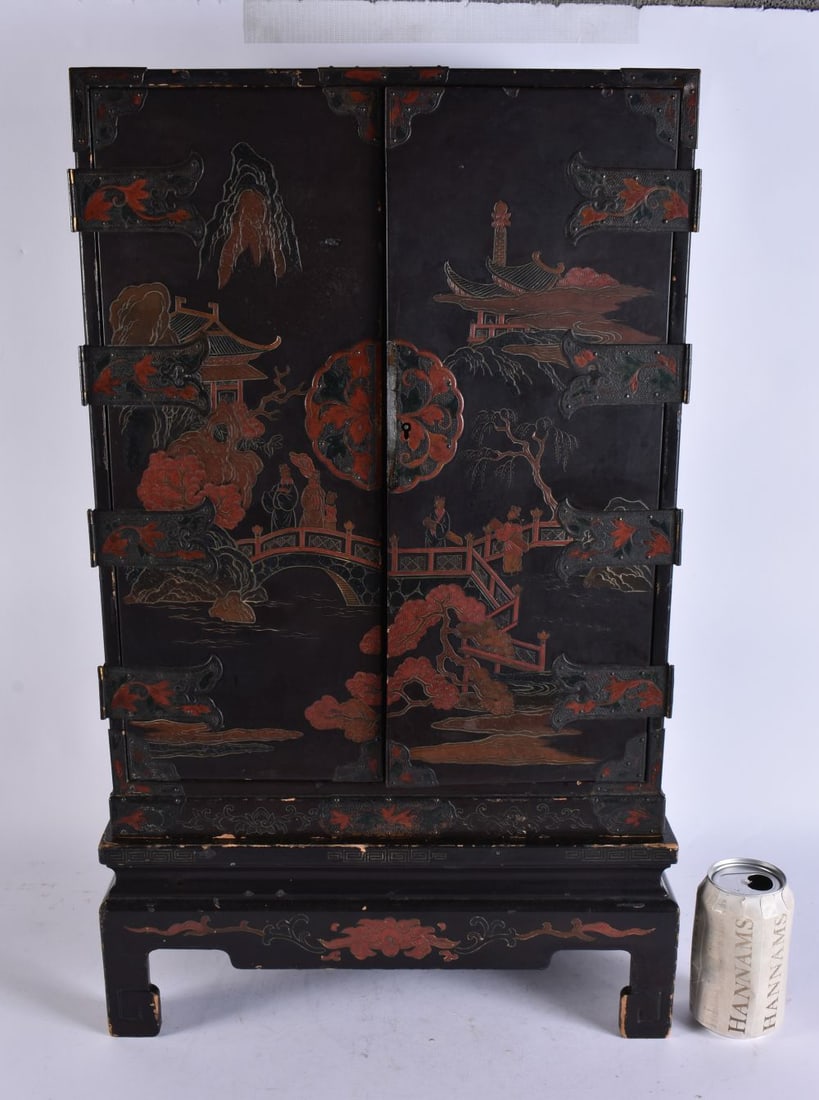 A LARGE 19TH CENTURY CHINESE EXPORT LACQUER TABLE CABINET Late Qing. 65 cm x 40 cm x 25 cm. (1 of 7)