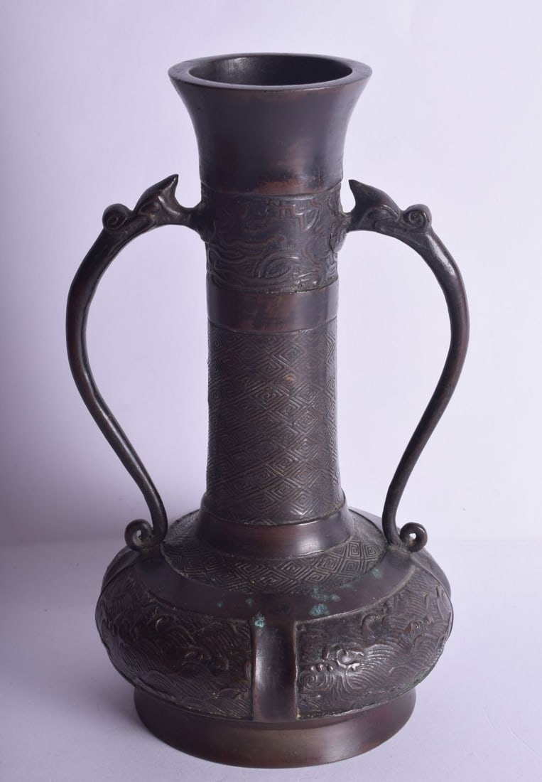 A 17TH/18TH CENTURY CHINESE TWIN HANDLED BRONZE VASE Late Ming/Qing. 22 cm x 10 cm. (1 of 4)
