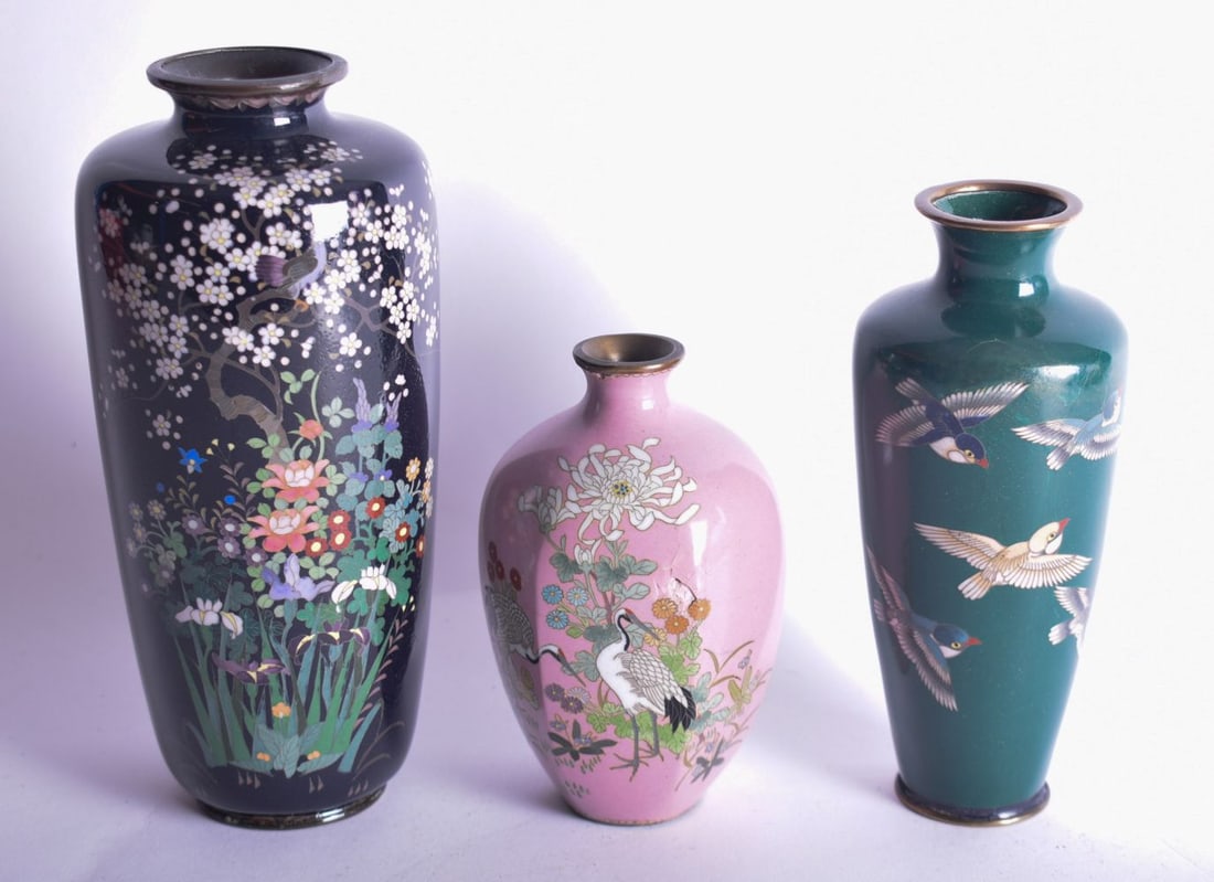 THREE EARLY 20TH CENTURY JAPANESE MEIJI PERIOD CLOISONNE ENAMEL VASES. Largest 18 cm high. (3) (1 of 3)