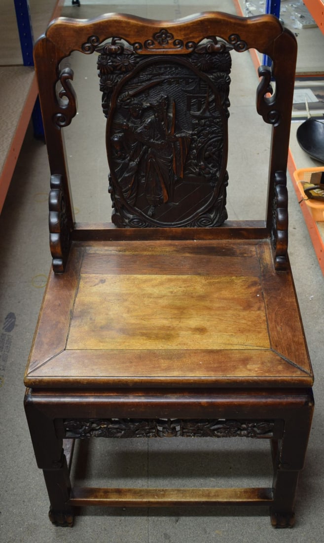 AN UNUSUAL 19TH CENTURY CHINESE CARVED HARDWOOD CHAIR Late Qing. 90 cm x 42 cm x 42 cm. (1 of 6)