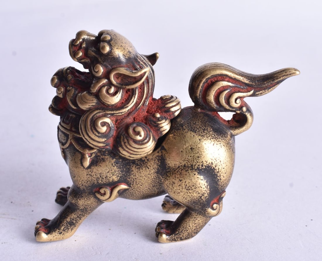 A Bronze Box with a Hinged Lid in the form of a Foo Dog. 6cm x 5.5cm x 2.5cm (1 of 4)