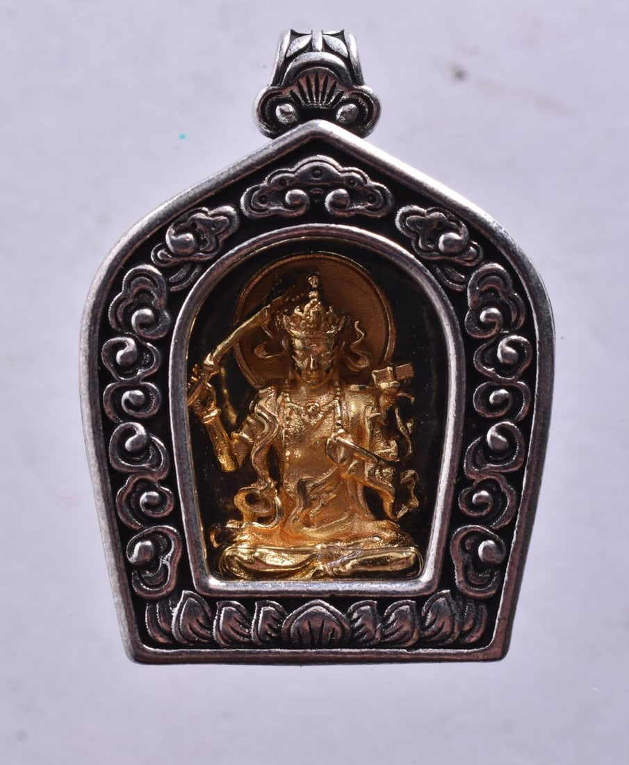 A Thai Icon Pendant with Gilt Interior. 4cm x 3cm, weight 35g (1 of 5)